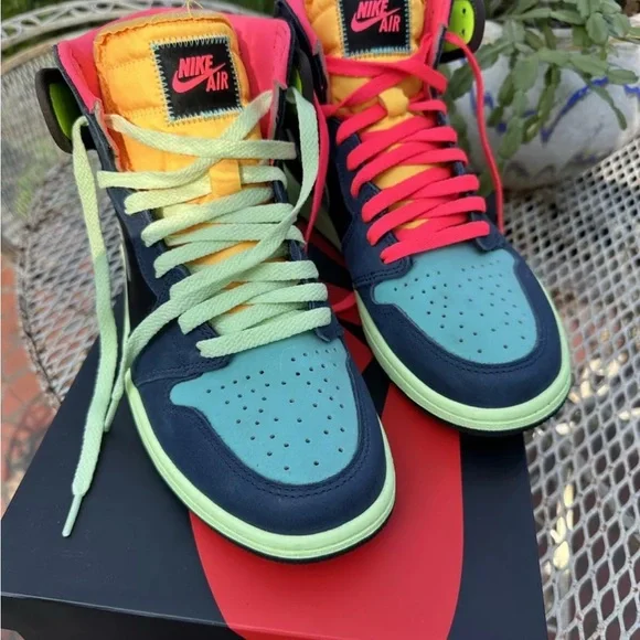 Nike Jordan 1 Tokyo Biohack size US 10 mens with extra laces